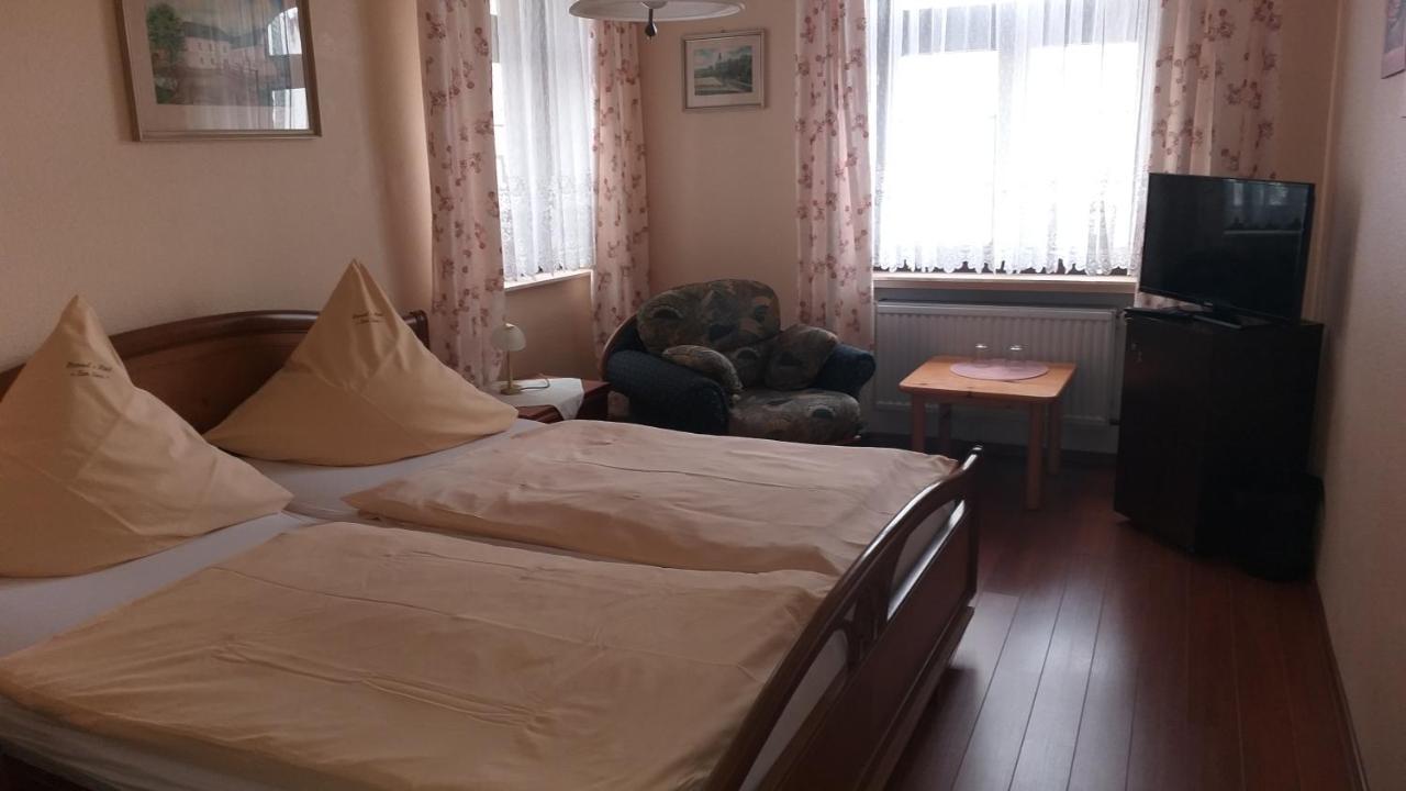 Hotel Zum Stern Бад Нойенар-Арвайлер Екстериор снимка